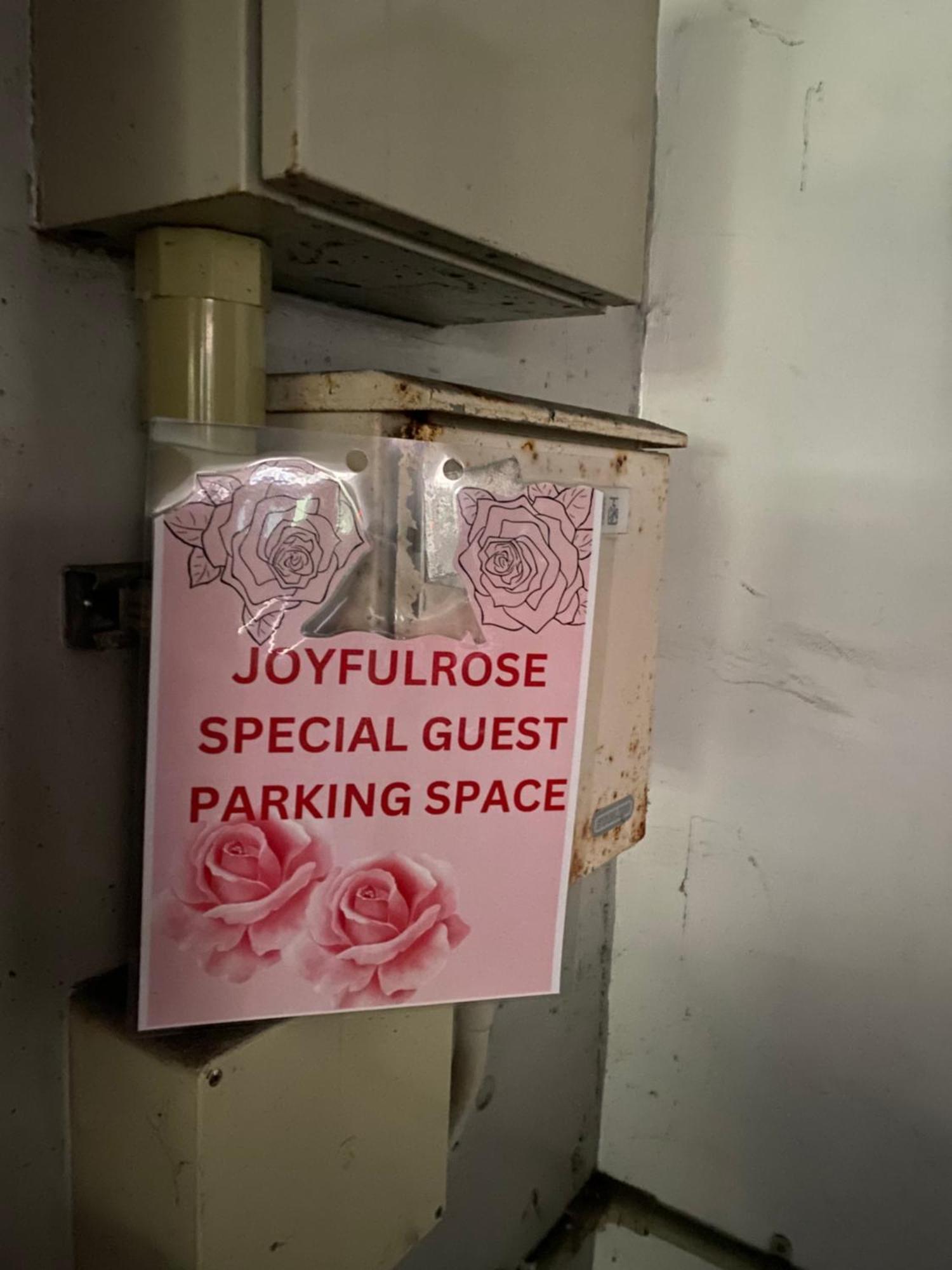 Joyful Rose Apartment กิโนวัน ภายนอก รูปภาพ
